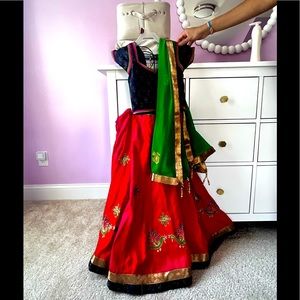 Girls traditional Indian/Pakistani 3 piece lehenga
